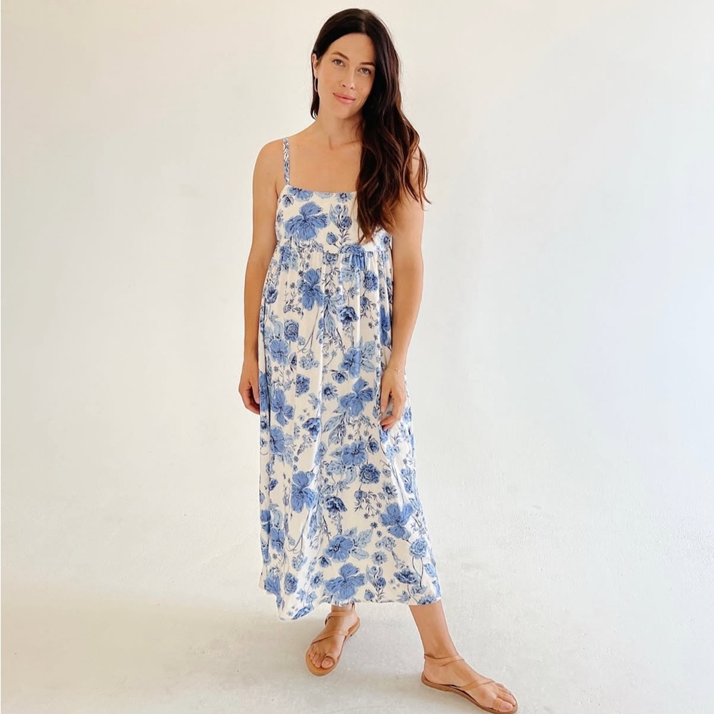 Carly Jean Los Angeles Linen Emilia Dress